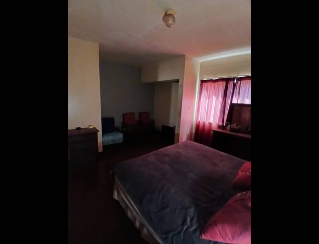 2 BEDROOM DUPLEX FOR SALE IN SIDWELL